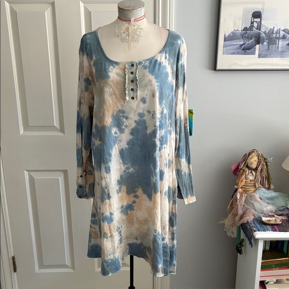 JDL Blue and Cream Tie-Dye Long Sleeve Dress